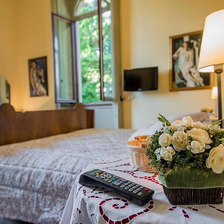 Villa Confalonieri Mandello del Lario Bagian luar foto
